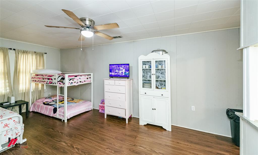 214 Ellis Drive Property Photo 8