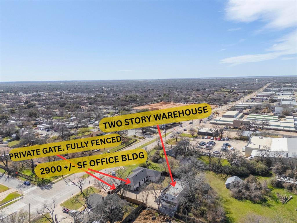 1927 Arkansas Lane Property Photo 1
