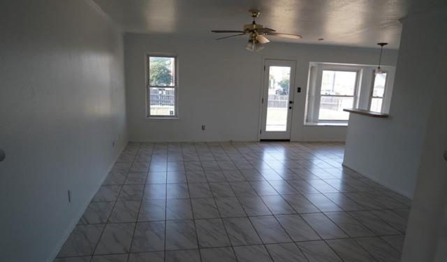 401 James Loop Property Photo 15