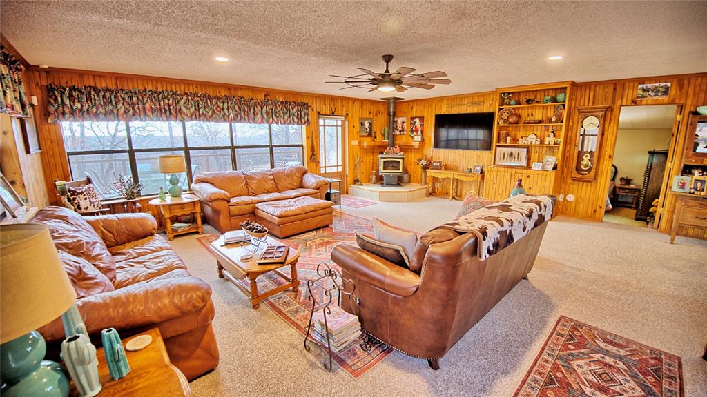 858 Ford Road Property Photo 2