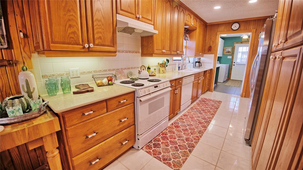 858 Ford Road Property Photo 3