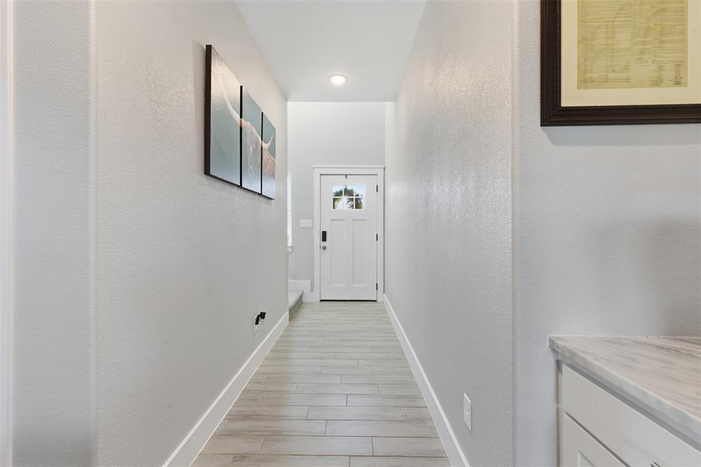 5708 Black Pine Property Photo 4