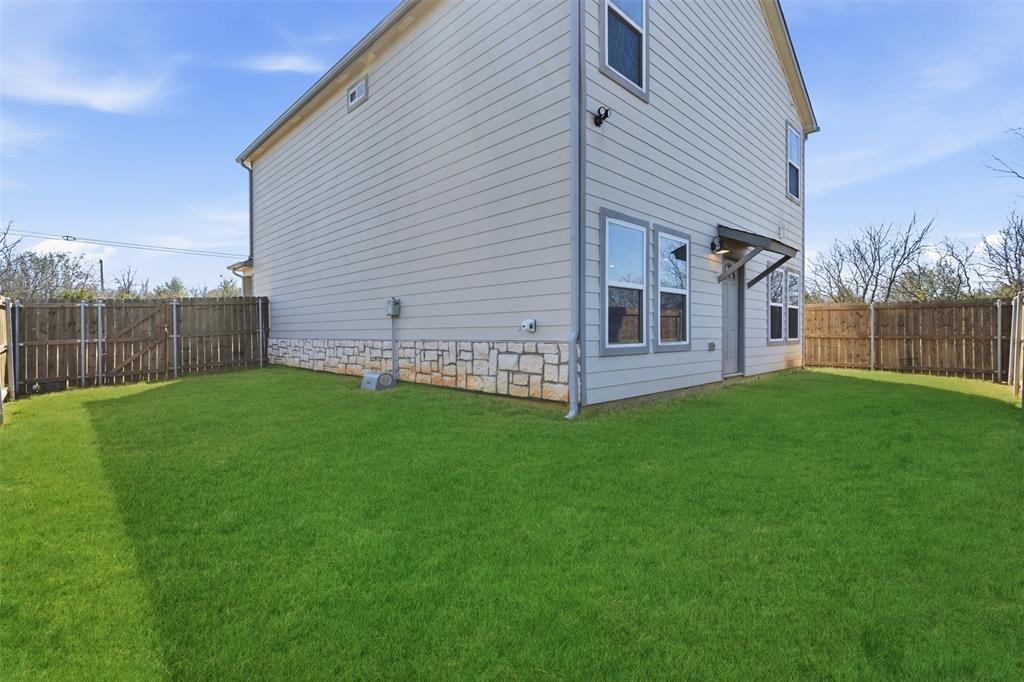 5708 Black Pine Property Photo 32