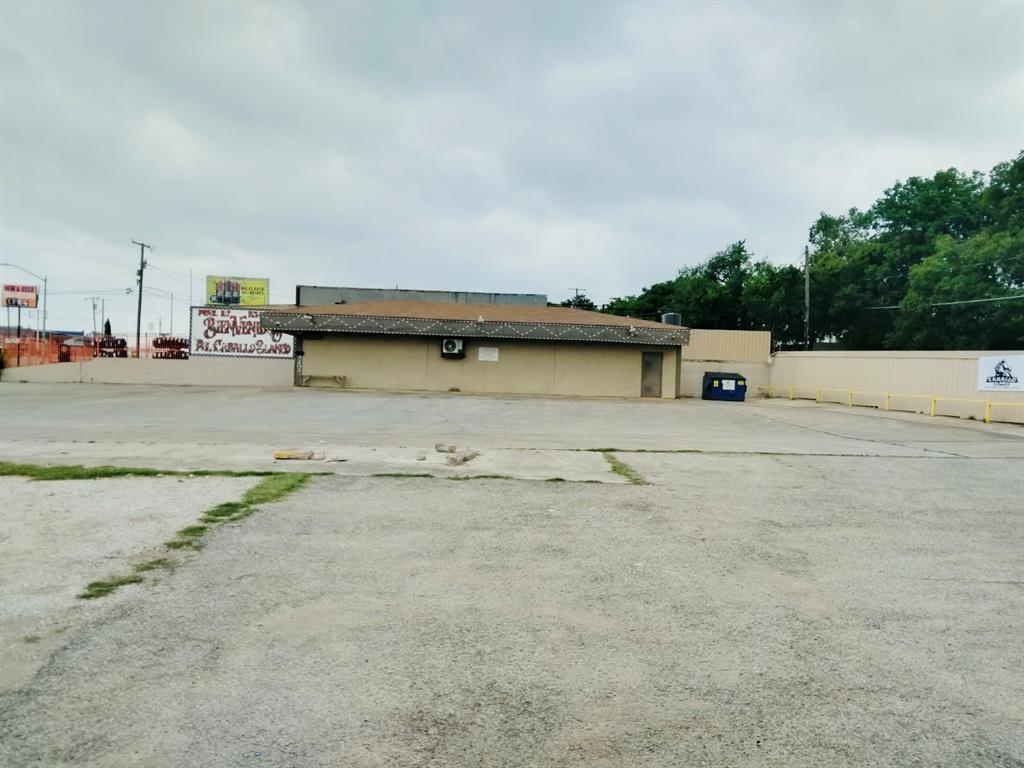 3203 N Main Street Property Photo 12