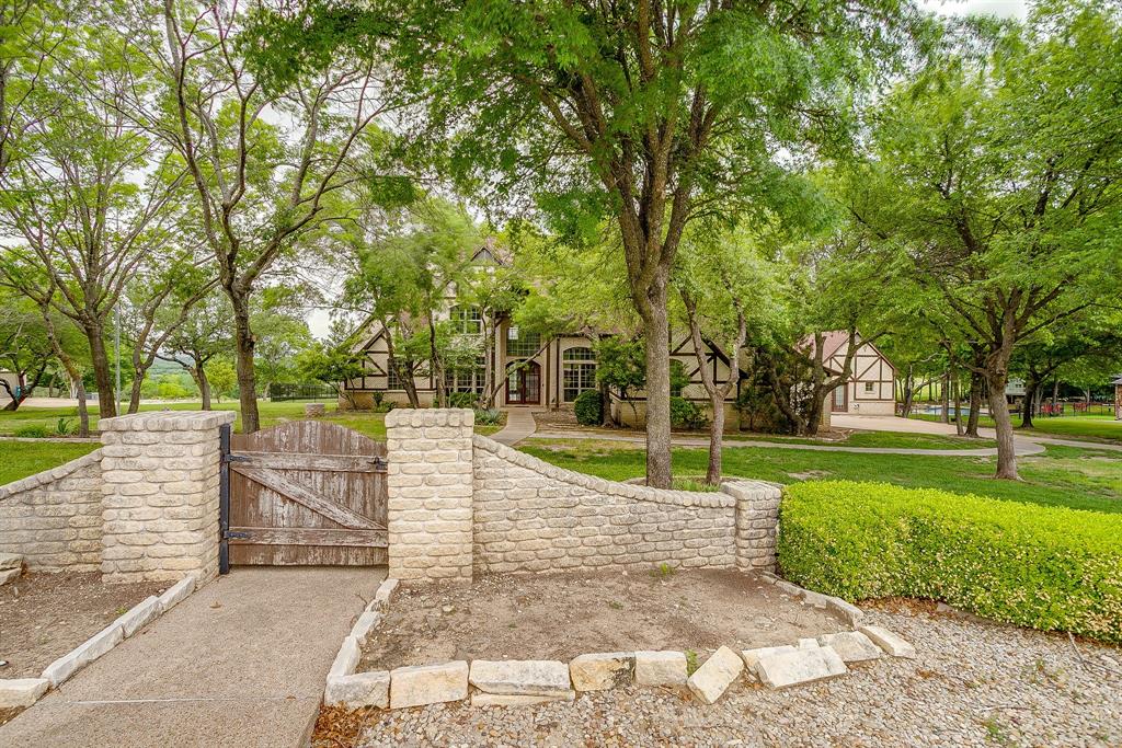163 Oakcrest Hills Drive Property Photo 2