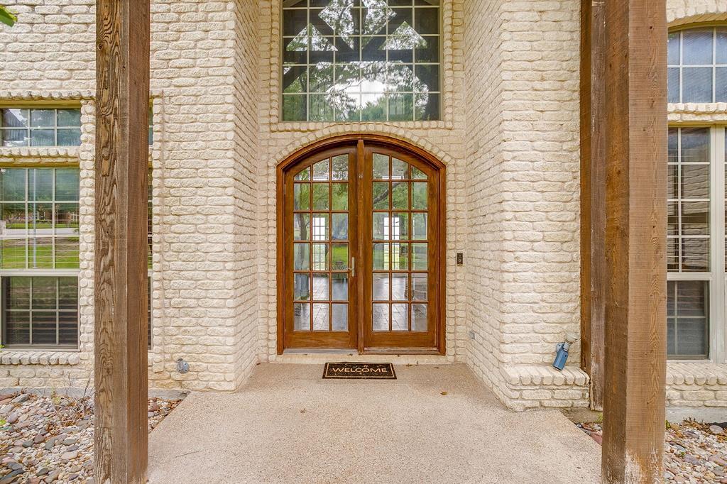 163 Oakcrest Hills Drive Property Photo 3
