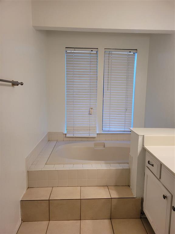 9611 Walnut Street 1206 Property Photo 4