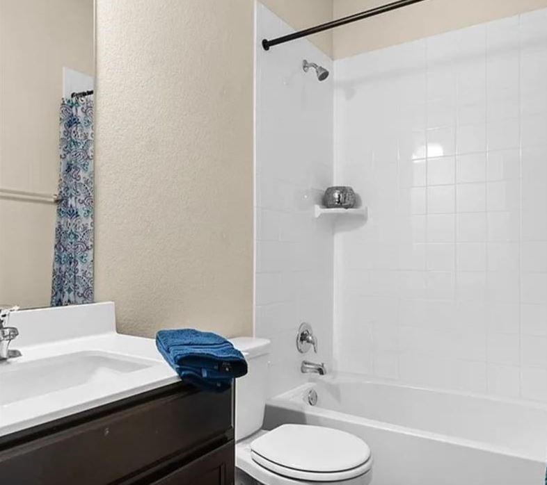 5561 Perditas Drive Property Photo 10