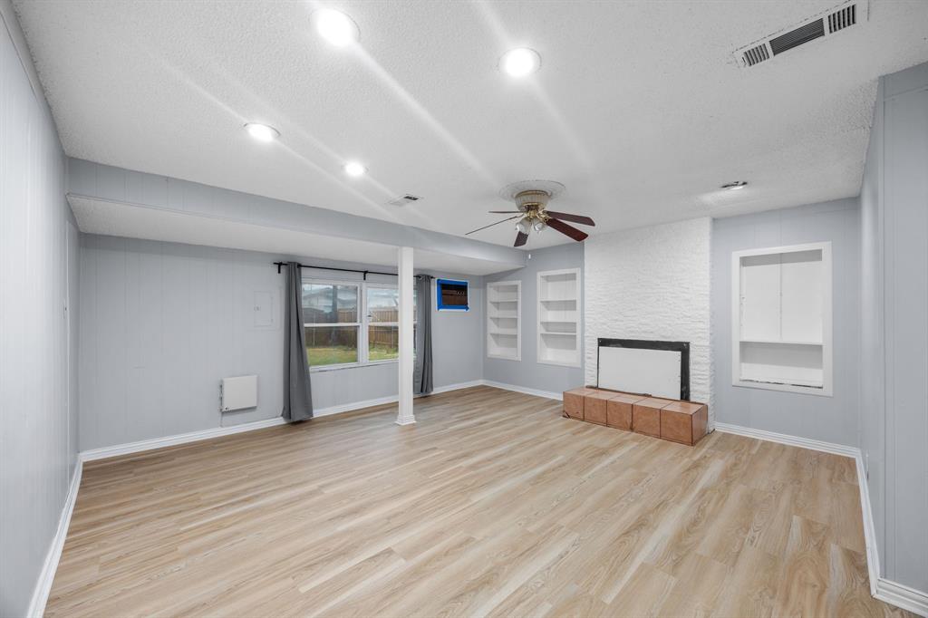 2438 Lasalle Drive Property Photo 3