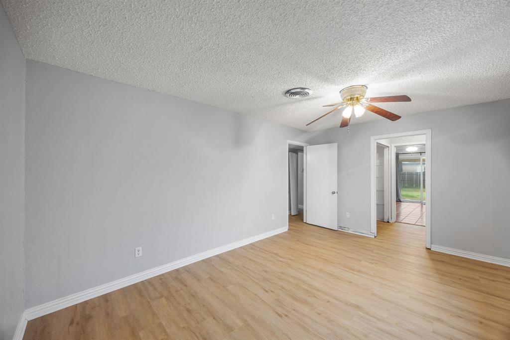 2438 Lasalle Drive Property Photo 11