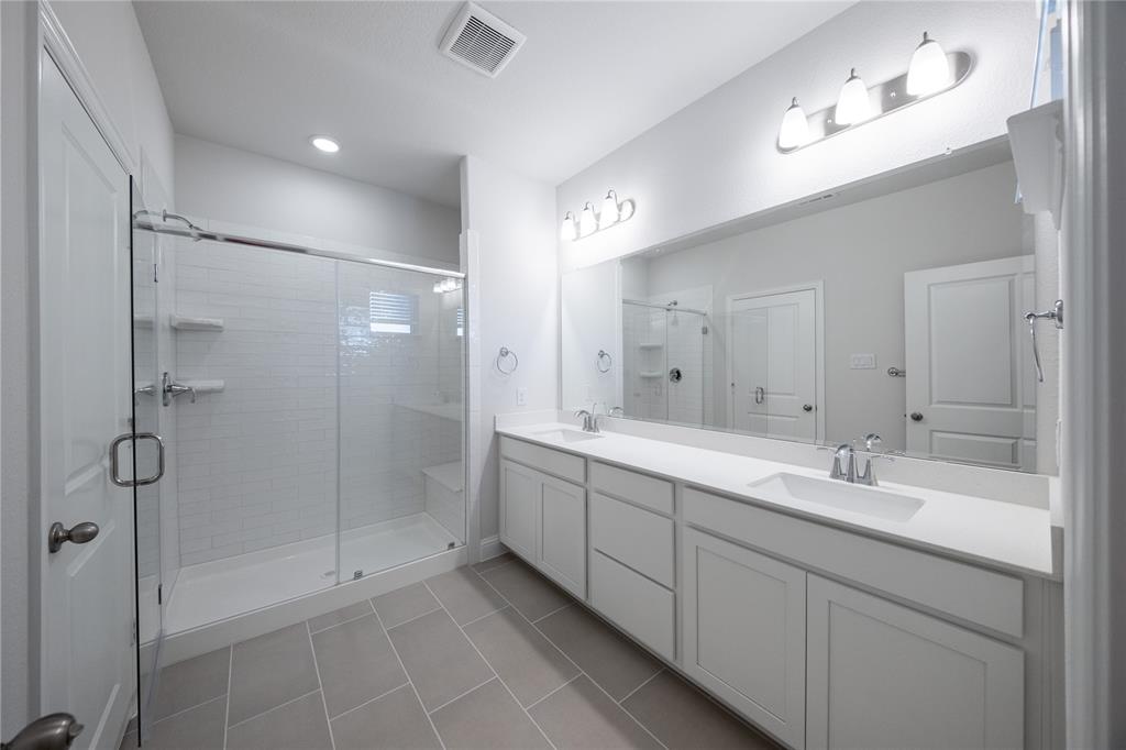 2032 Naples Drive Property Photo 11
