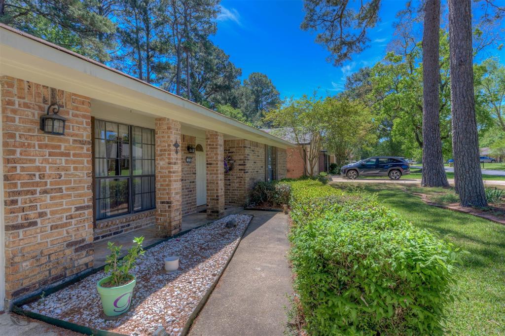276 Hanging Moss Trail Property Photo 3