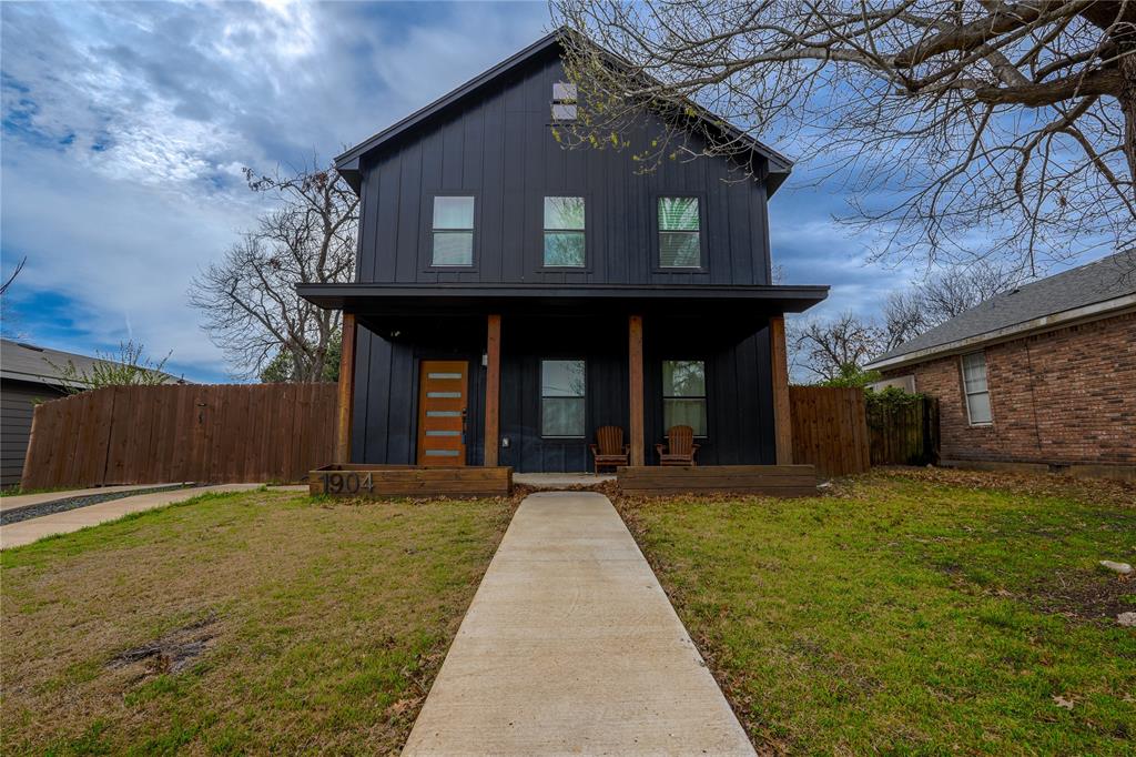 1904 N 17th Property Photo 1