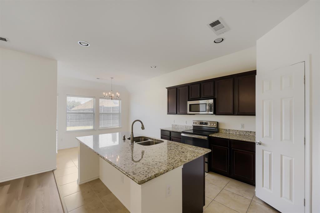 1736 Shoebill Drive Property Photo 8