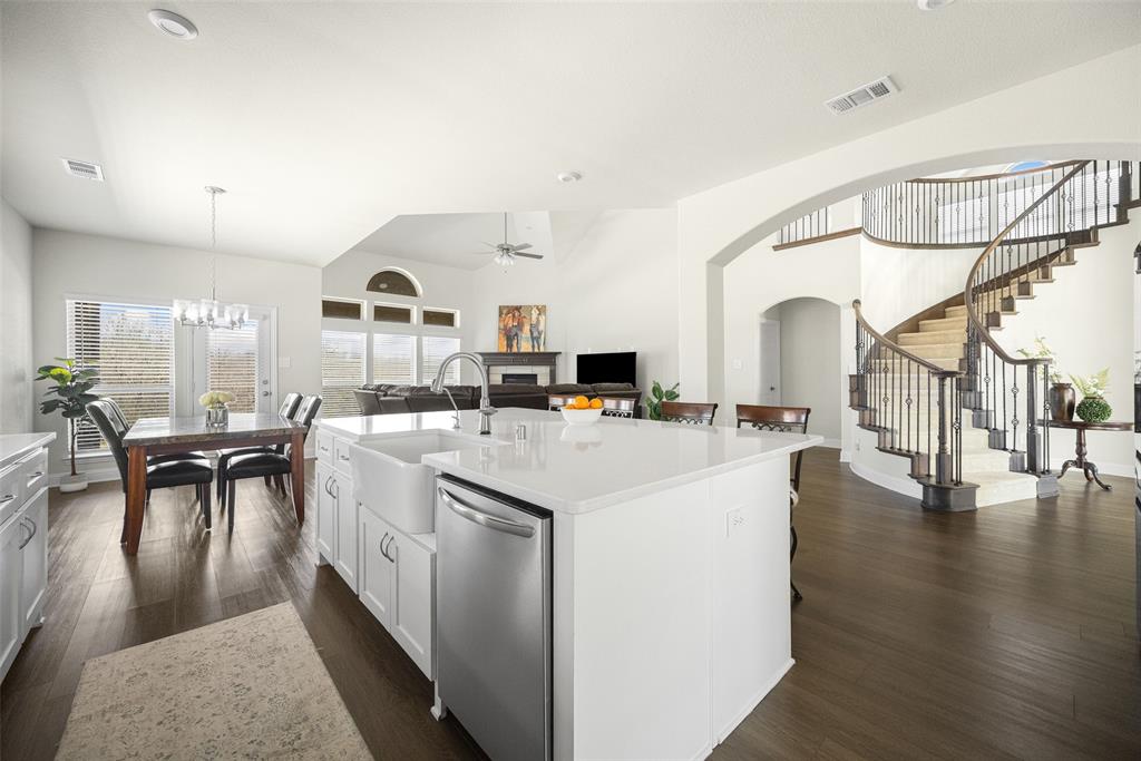 1411 Stellar Truth Way Property Photo 4