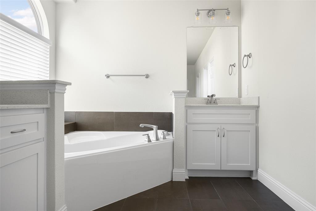 1411 Stellar Truth Way Property Photo 15