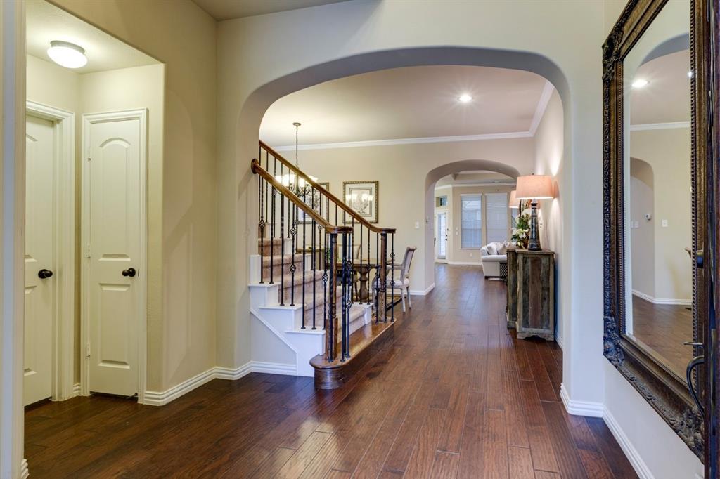 6904 Helena Way Property Photo 4