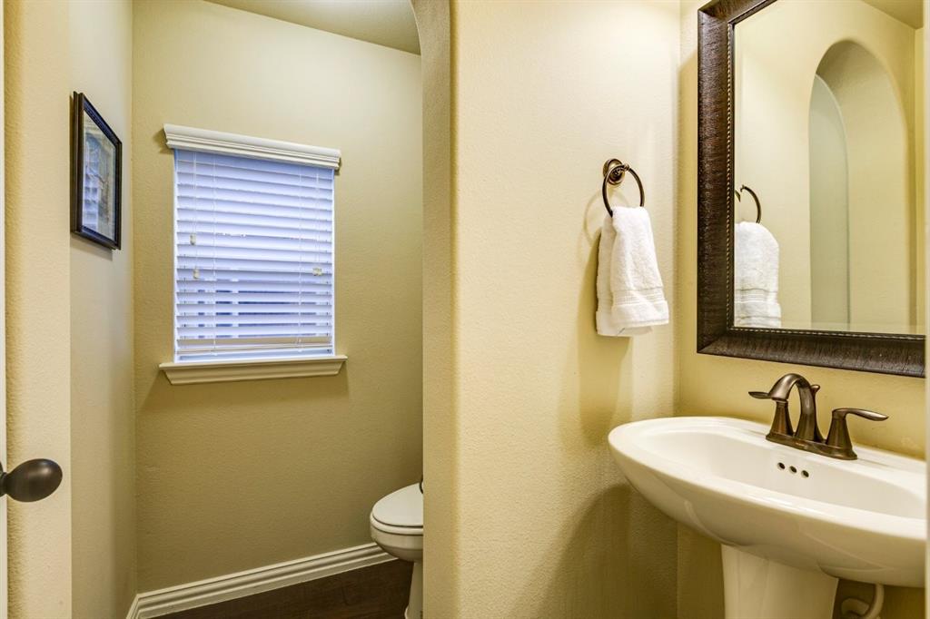 6904 Helena Way Property Photo 8