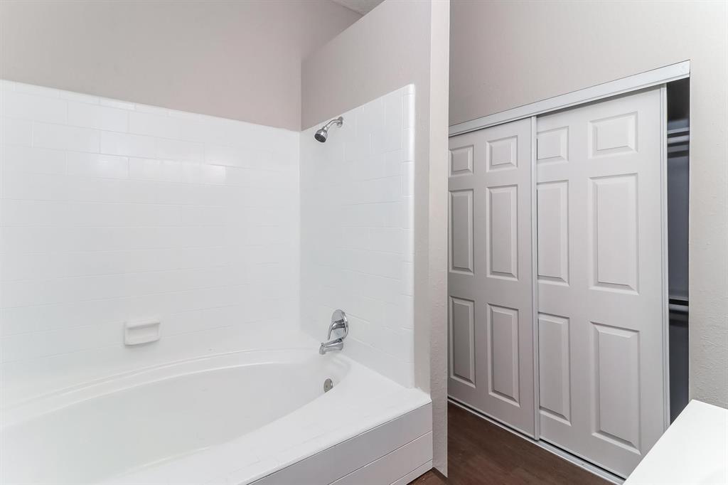 4713 Poppy Drive Property Photo 7