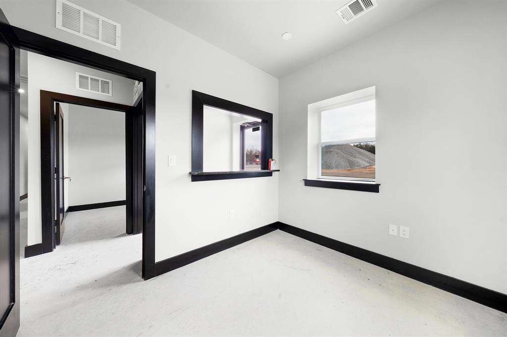 1240 Blackland Trail Property Photo 4