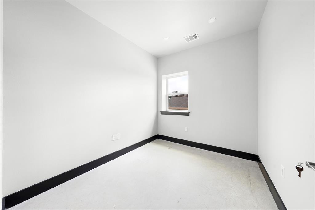 1240 Blackland Trail Property Photo 6
