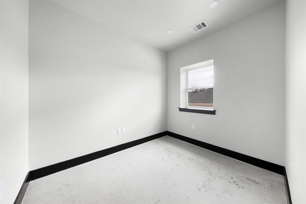 1240 Blackland Trail Property Photo 7