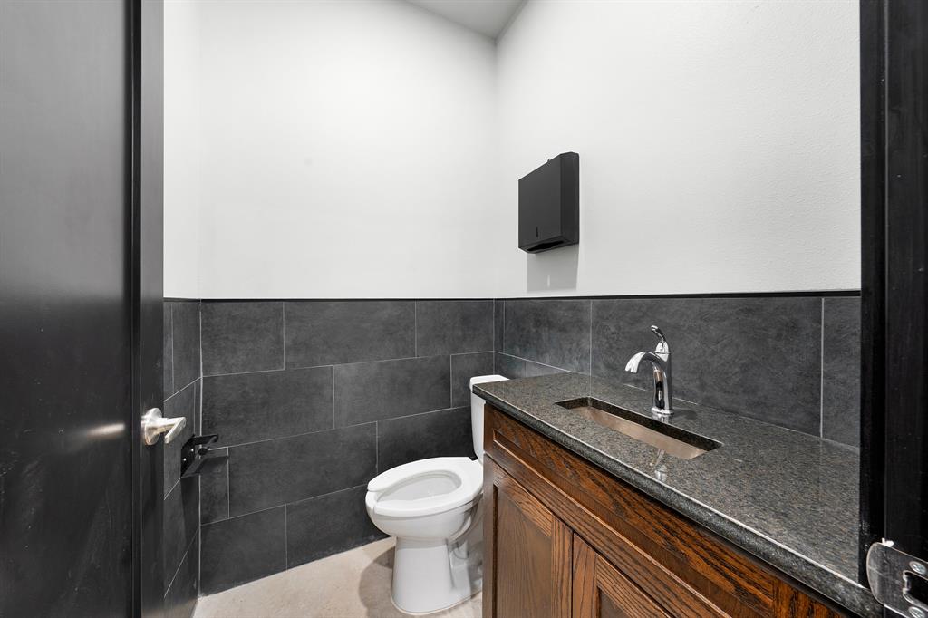 1240 Blackland Trail Property Photo 9