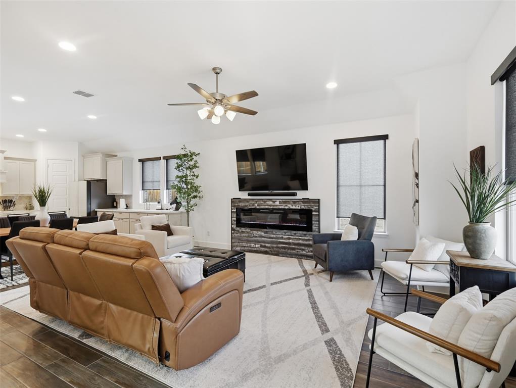 3120 Elmwood Street Property Photo 4
