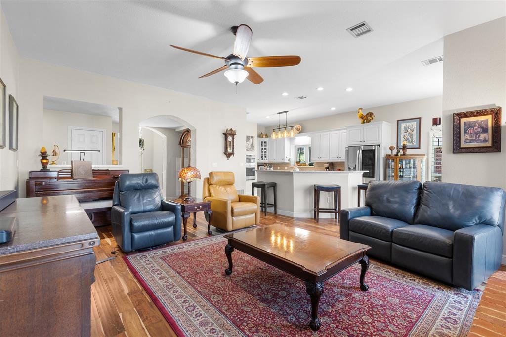 1007 Santa Fe Street Property Photo 9