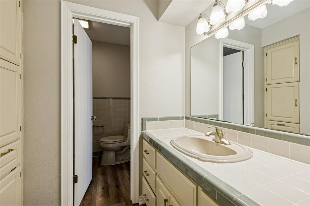 1017 Denmark Street Property Photo 22