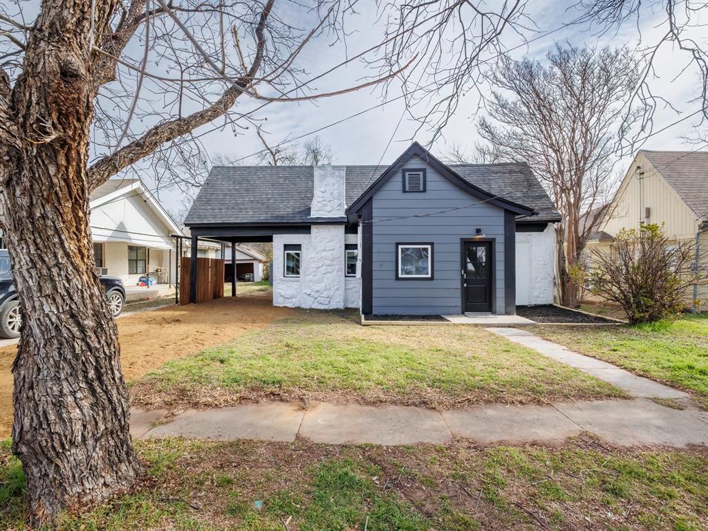 1610 1st Street Property Photo 2