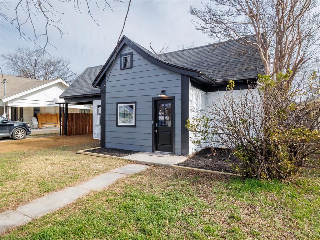 1610 1st Street Property Photo 4