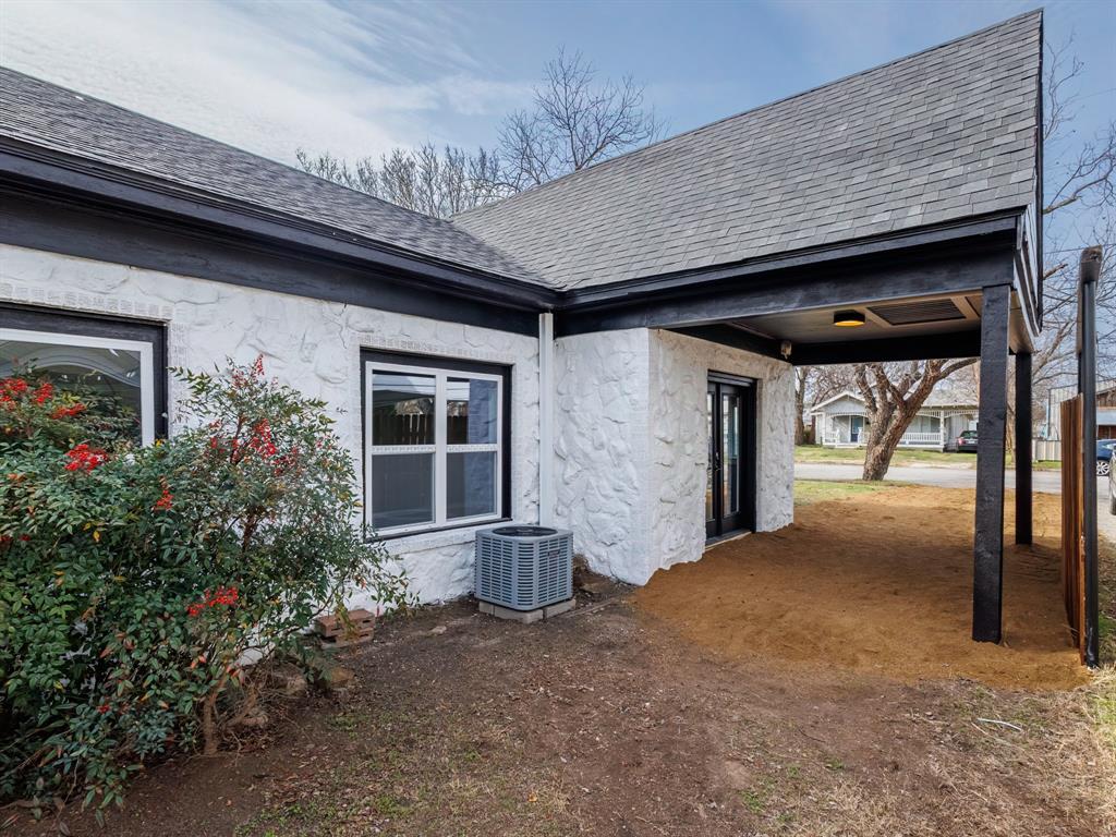 1610 1st Street Property Photo 5