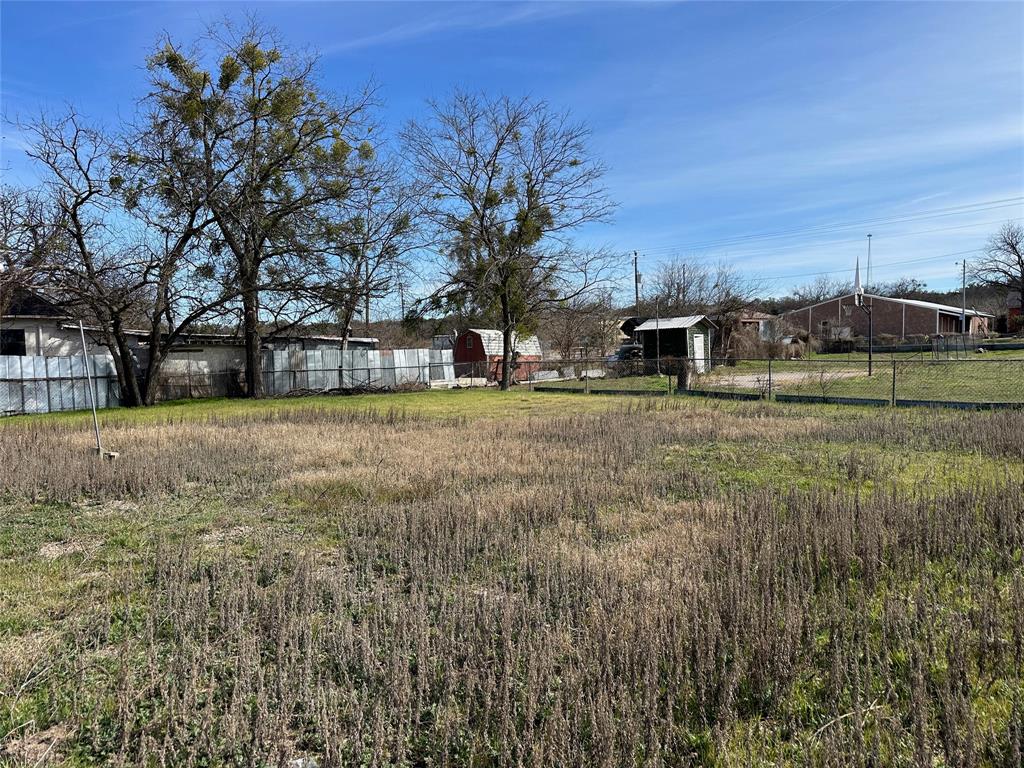 605 W Church Street Property Photo 3