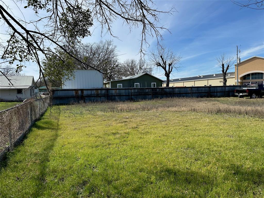 605 W Church Street Property Photo 6