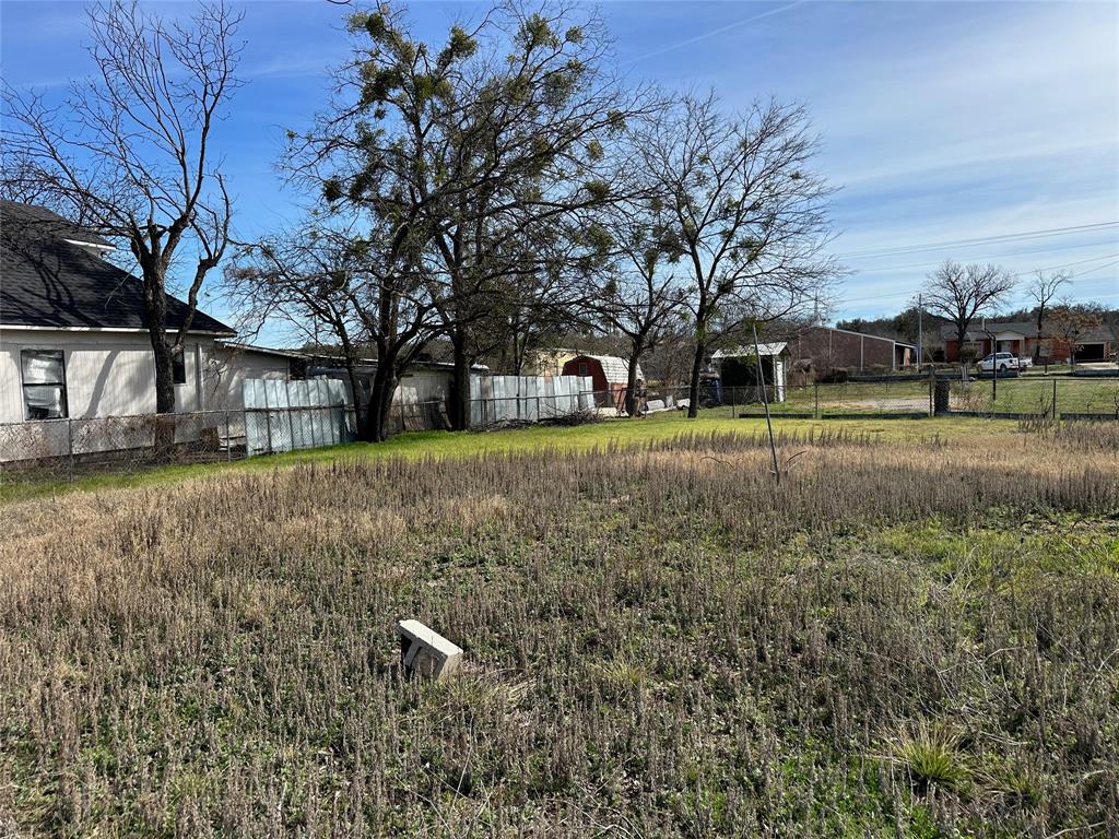 605 W Church Street Property Photo 9