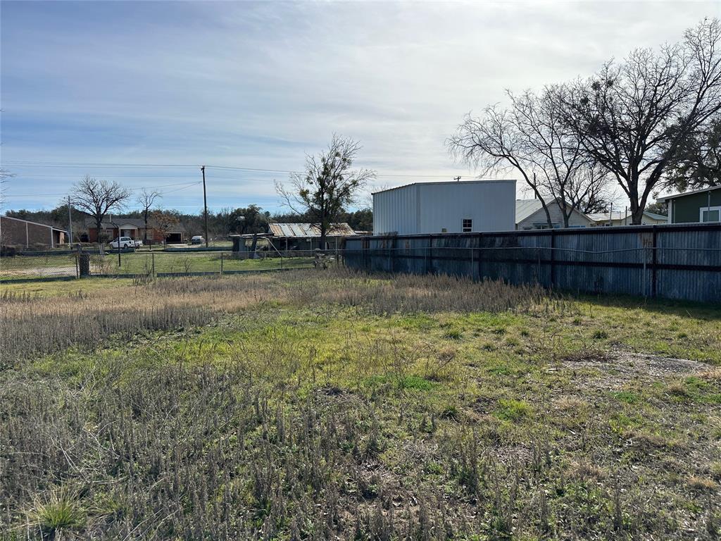 605 W Church Street Property Photo 10