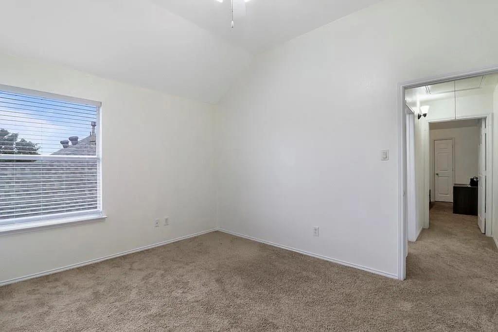 1525 Dimmit Drive Property Photo 8