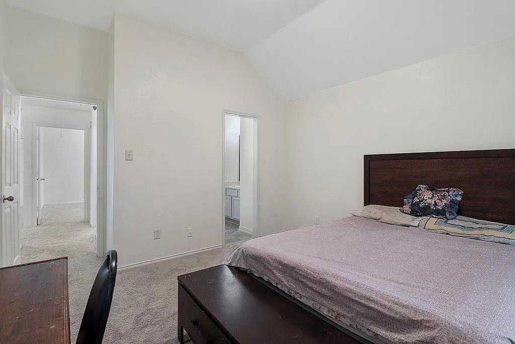 1525 Dimmit Drive Property Photo 10
