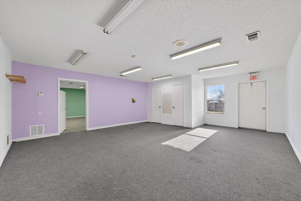 611 W Spring Valley Road Property Photo 18
