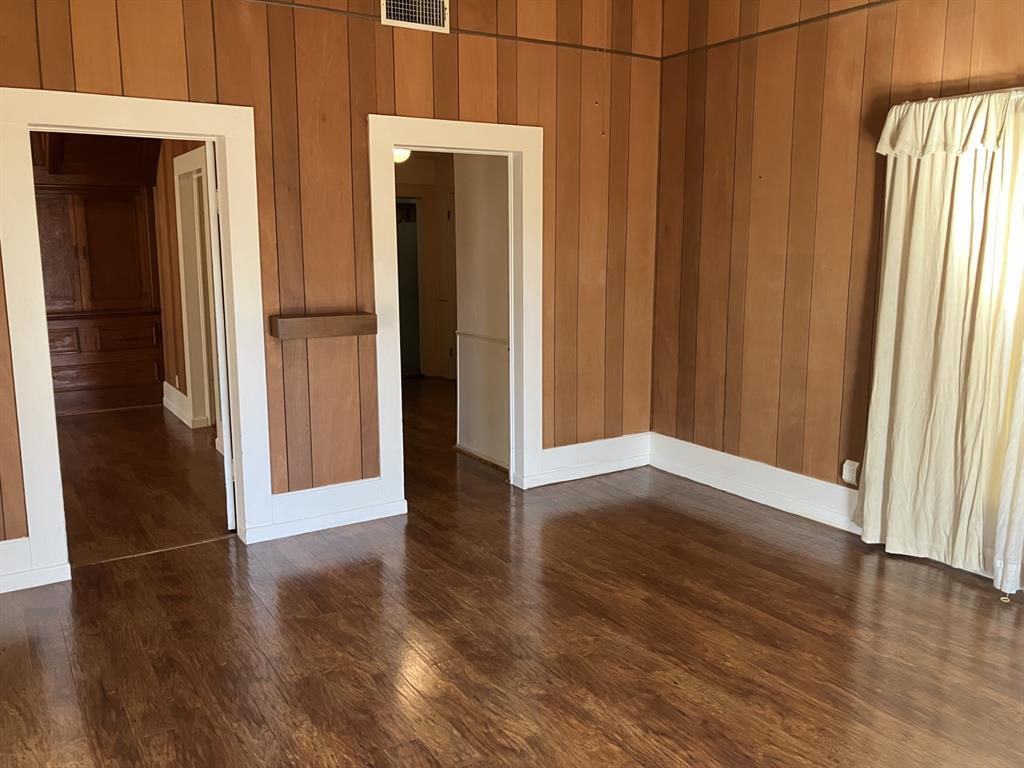 109 N Foley Street Property Photo 11