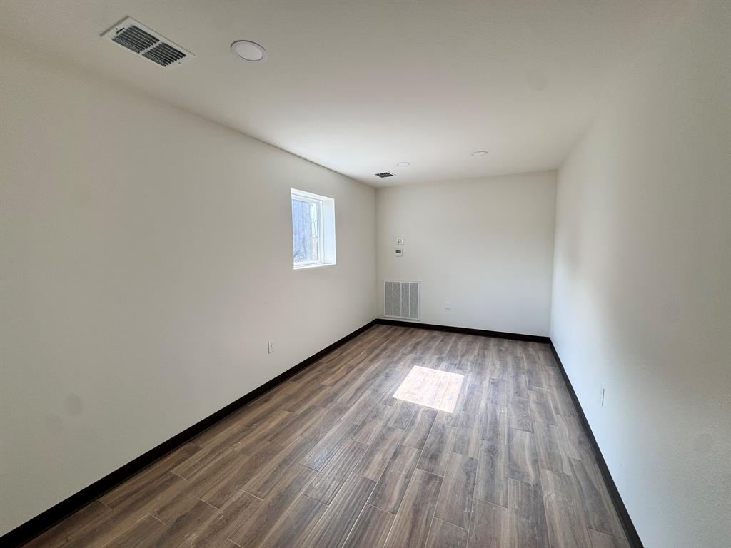 1010 Contractors Circle D-2 Property Photo 5