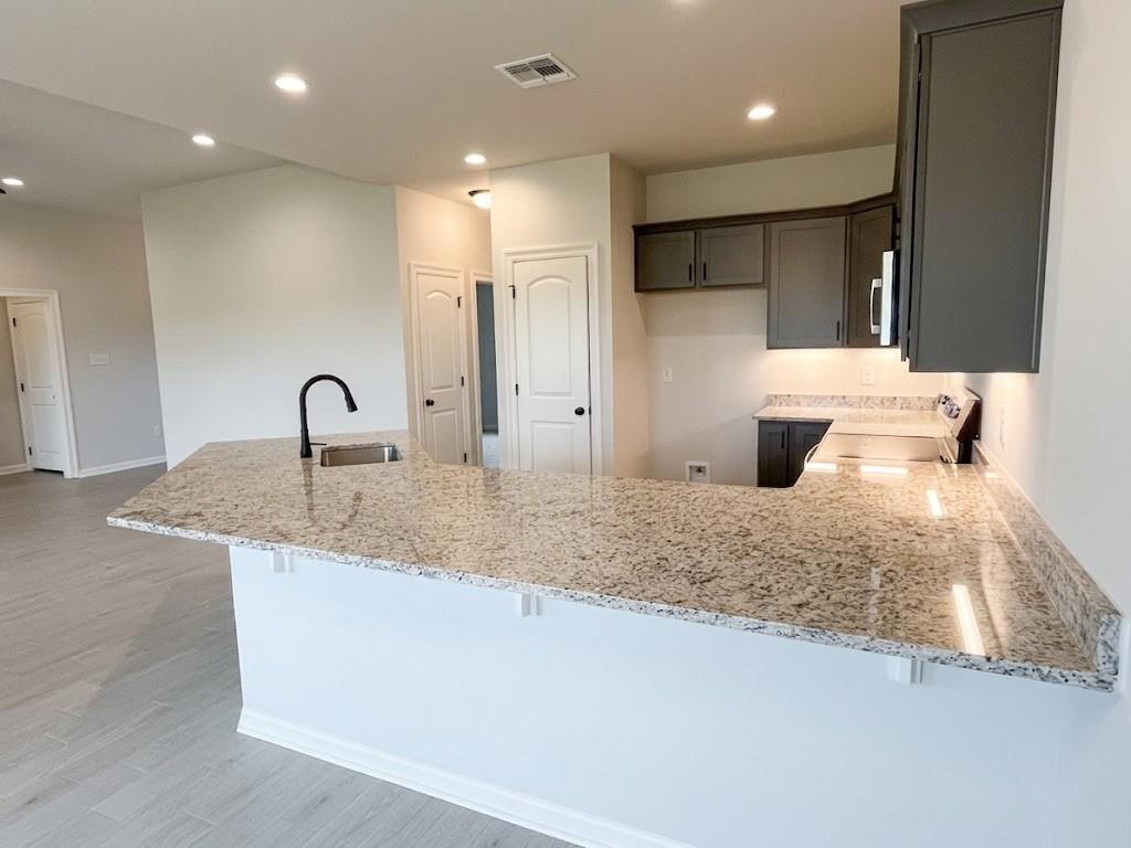 196 Berkshire Place Property Photo 12