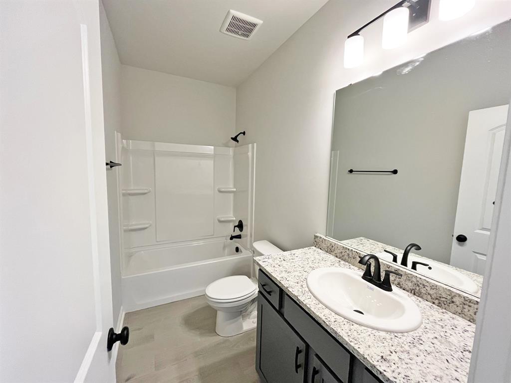 196 Berkshire Place Property Photo 16