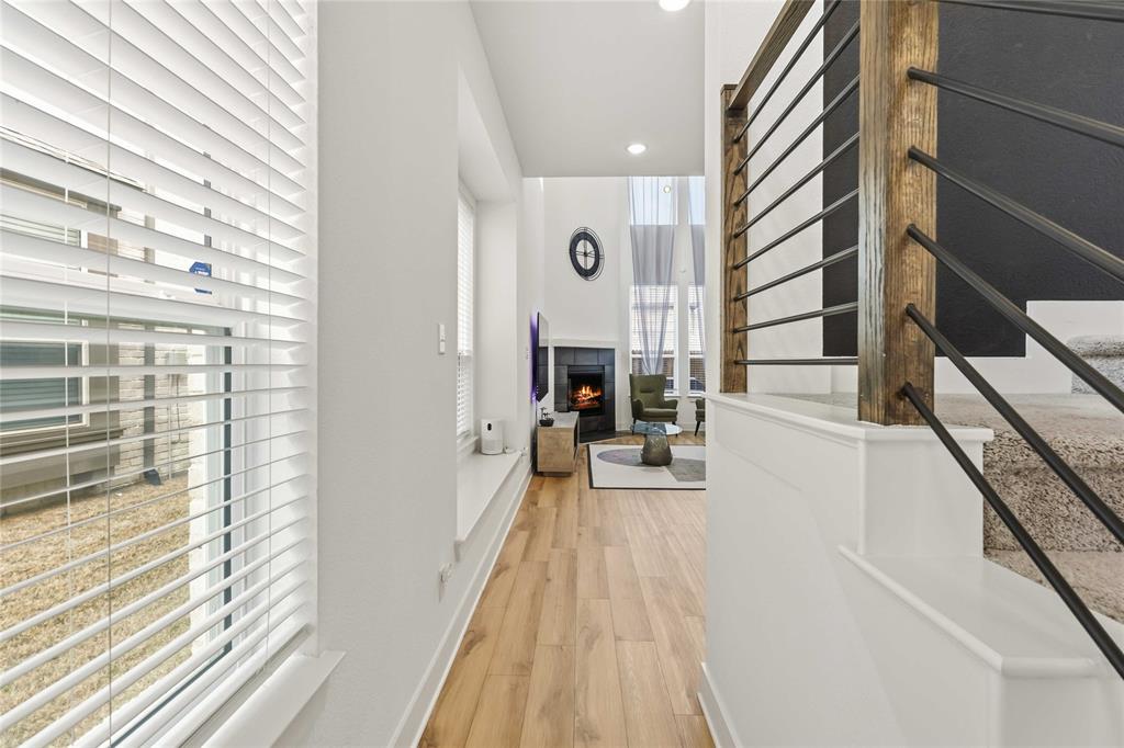 1128 Queensdown Way Property Photo 7