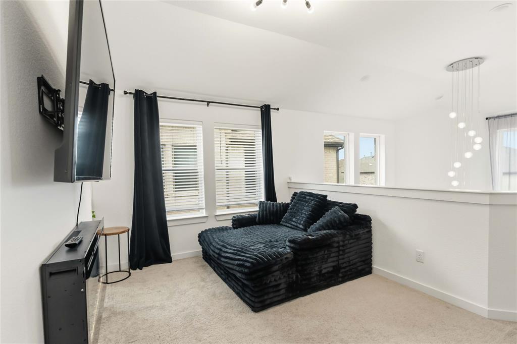 1128 Queensdown Way Property Photo 16