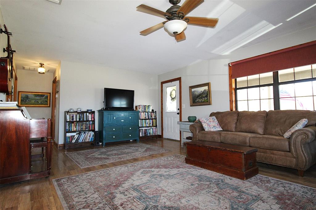 4776 Ne County Road 2120 Road Property Photo 5