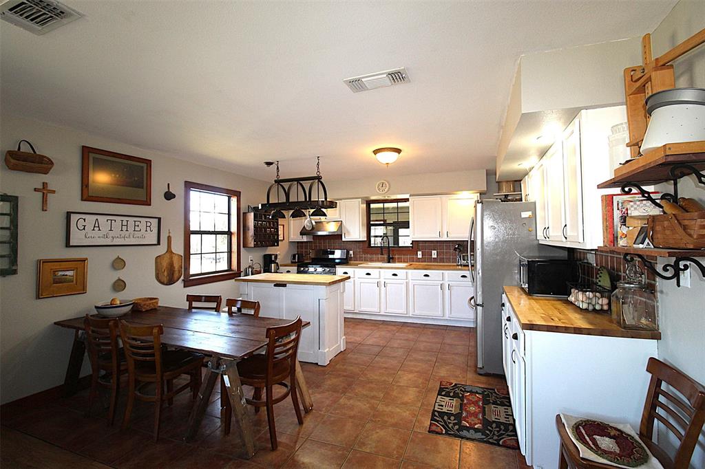4776 Ne County Road 2120 Road Property Photo 8