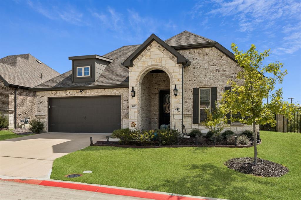 1605 Madrid Way Property Photo 1
