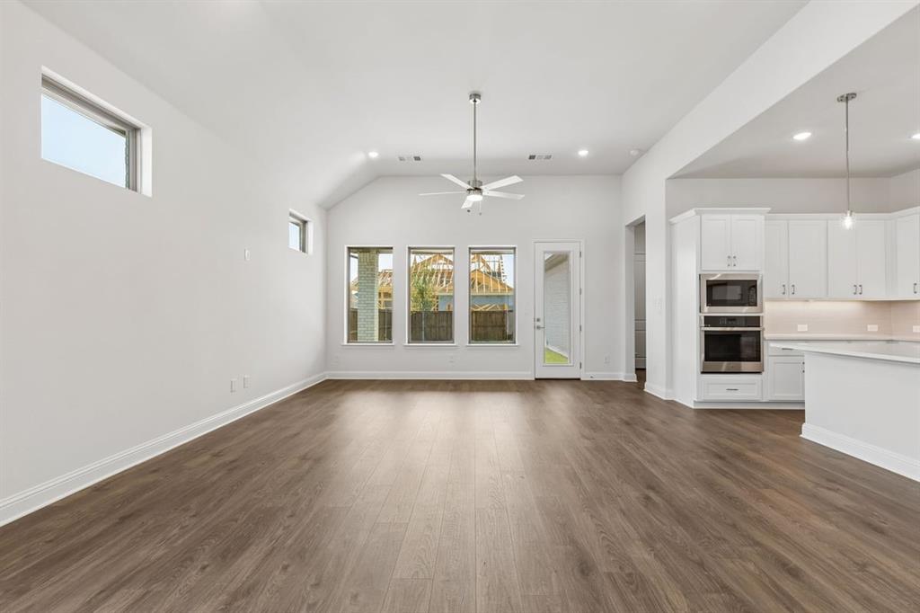 9716 Talia Boulevard Property Photo 12